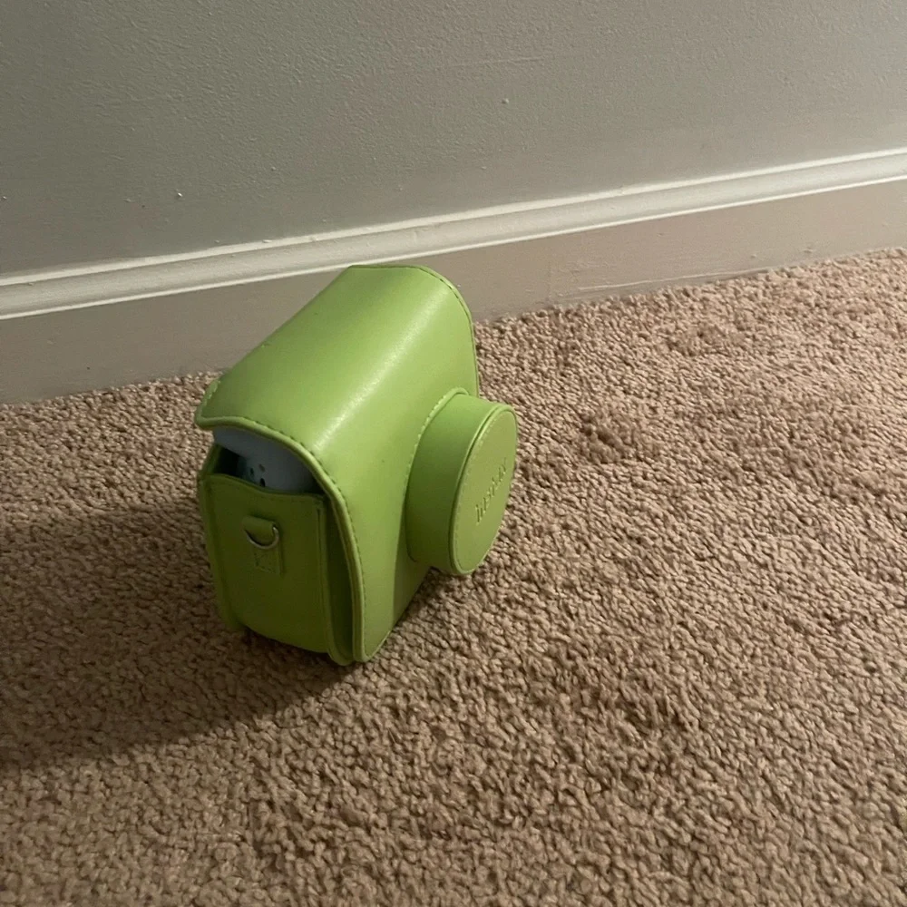 Fujifilm Polaroid Camera- Light blue instax mini 7S and green case